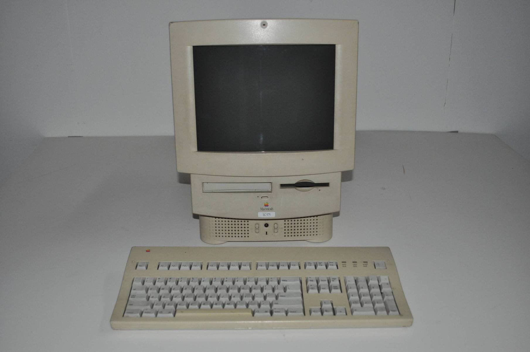 工場 Apple Macintosh LC575 動作品 新品・未使用】Apple Macintosh
