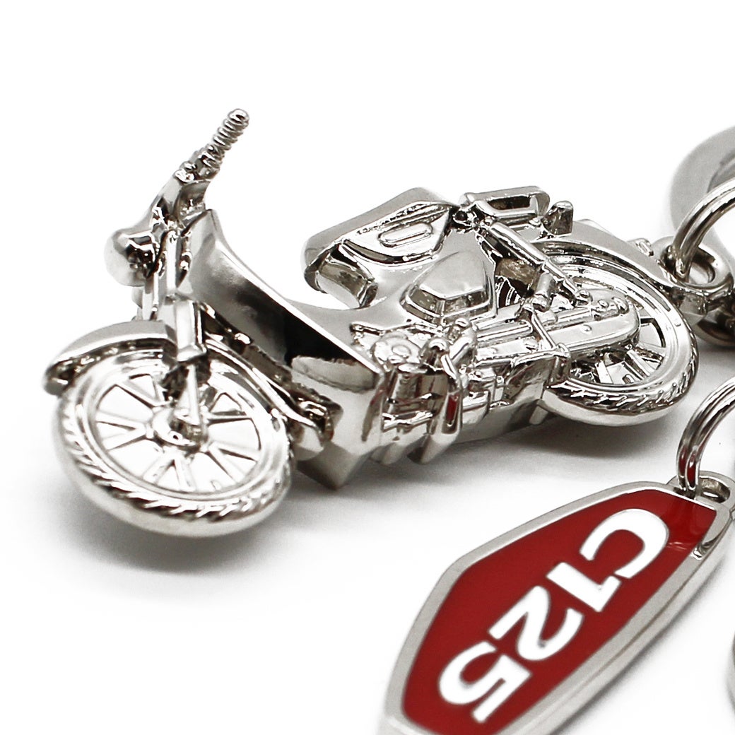 ○1000個限定○Honda スーパーカブ C125 キーチェーン、成田空港に登場