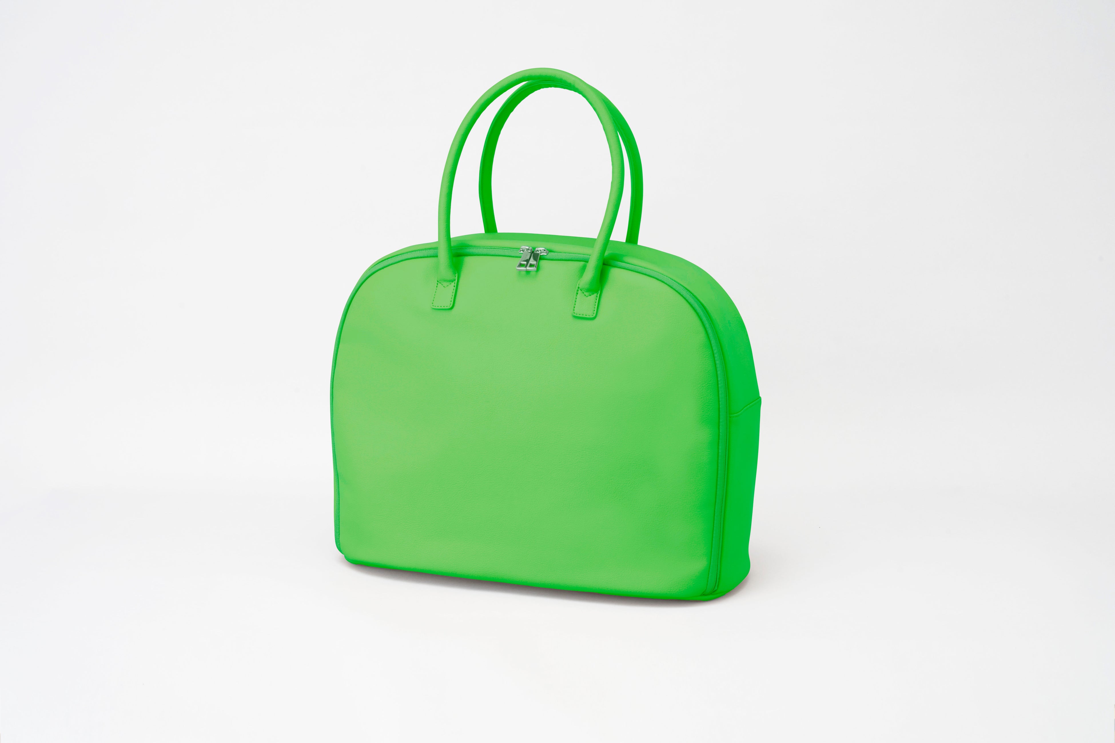 トラベルブランドAww】人気のサボテンレザーシリーズに新色グリーンが