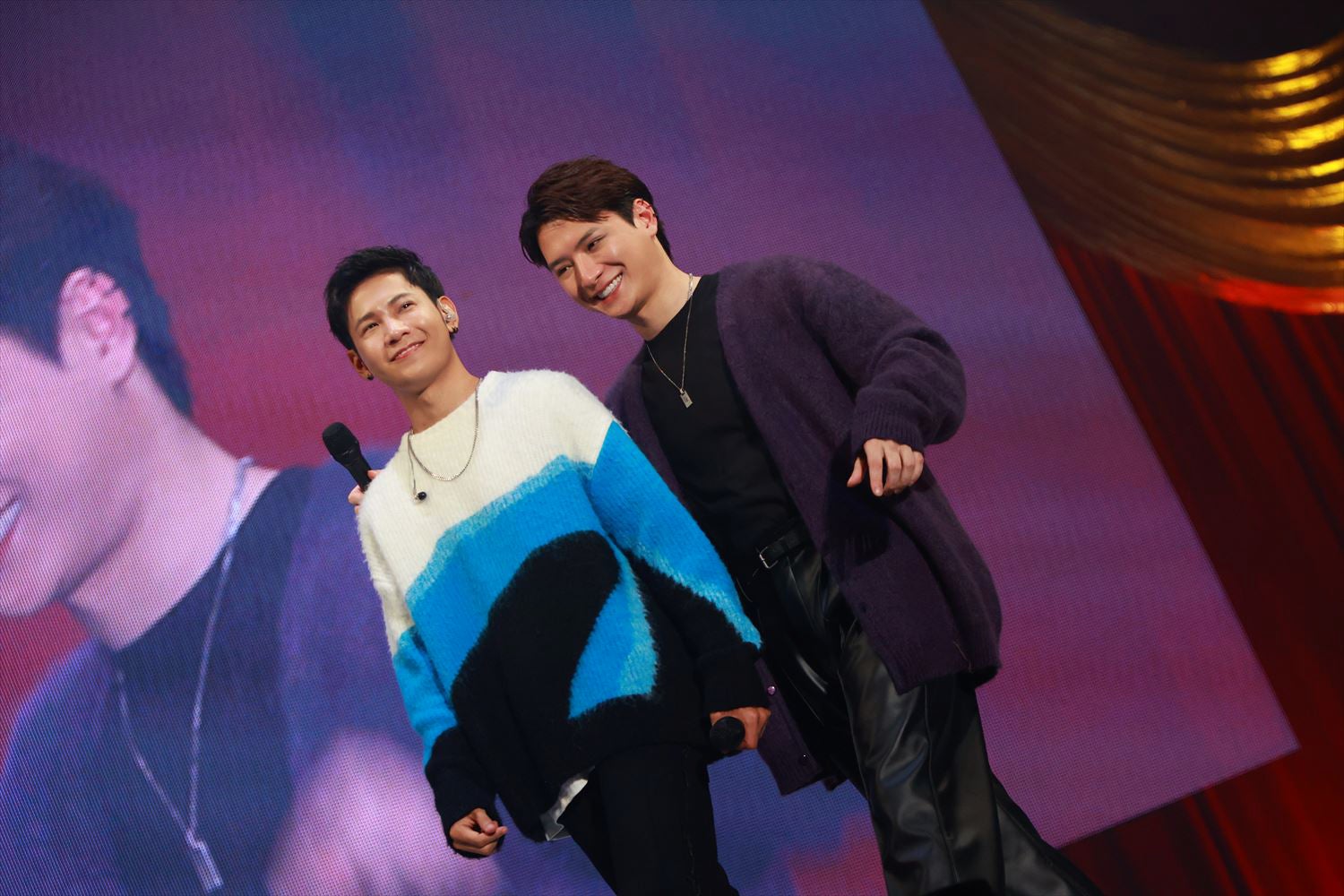 話題の写真集の特典情報解禁！ 思い出のライブを実感できるポスト