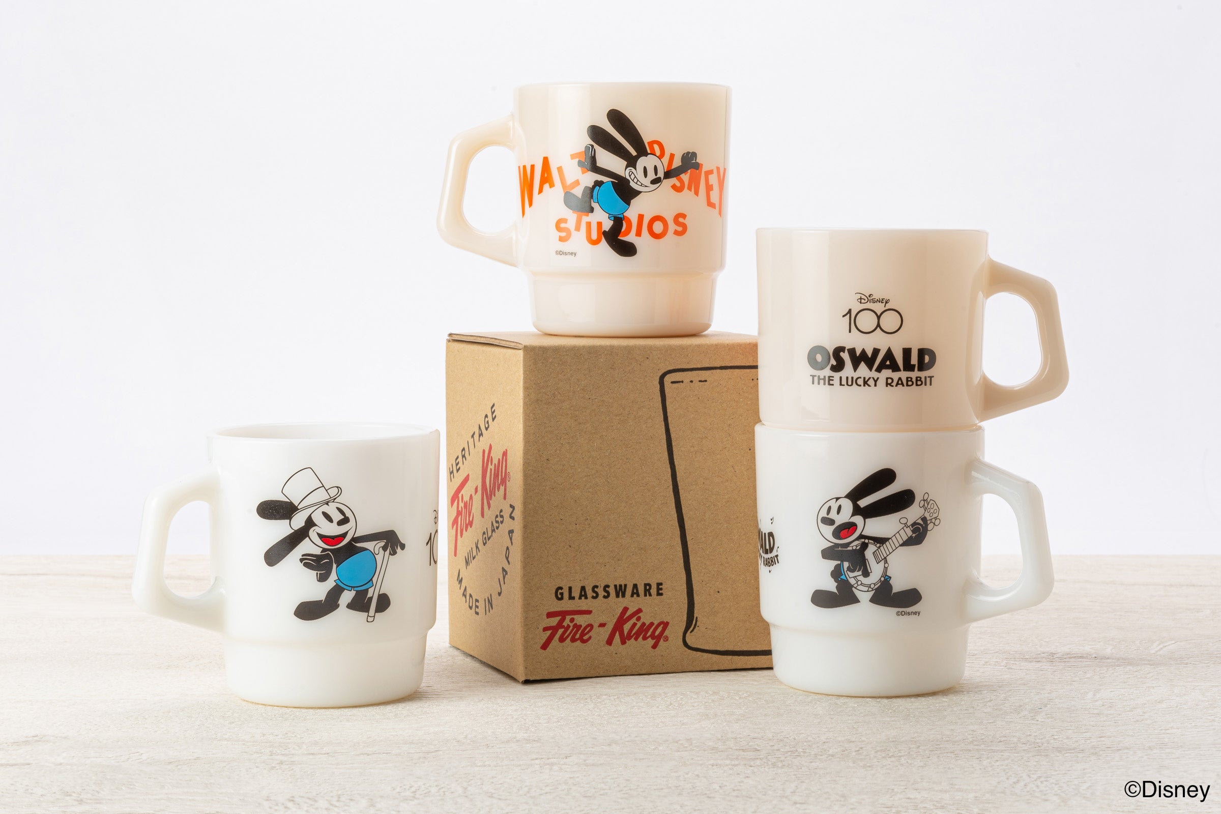 Fire-King Japan より「オズワルド・ザ・ラッキー・ラビット」の