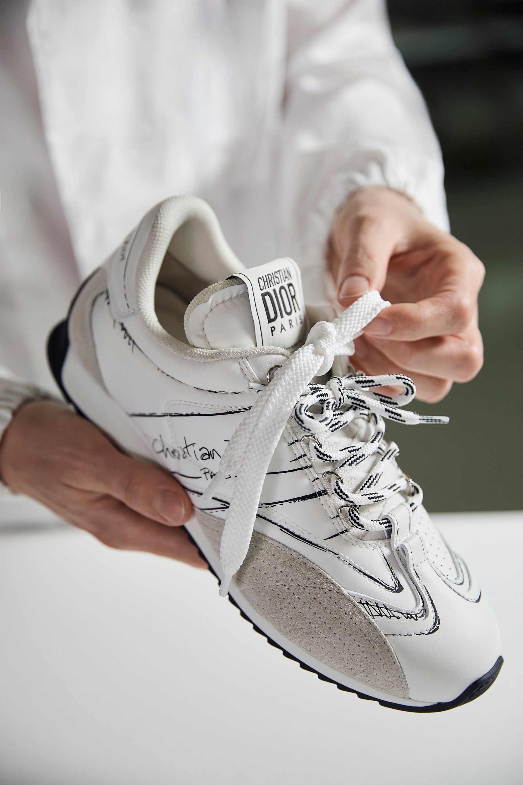 DIOR】「D-スケッチ」スニーカーのサヴォワールフェール