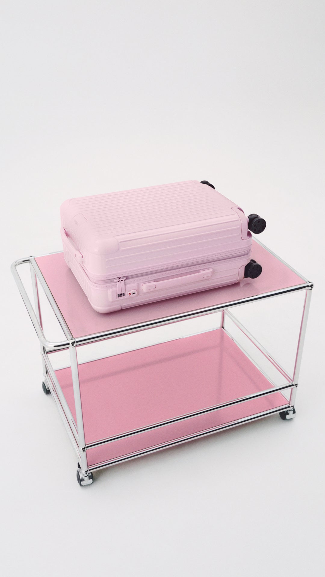 RIMOWA】スーツケースとアクセサリーにシーズン限定の新色「バレリーナ