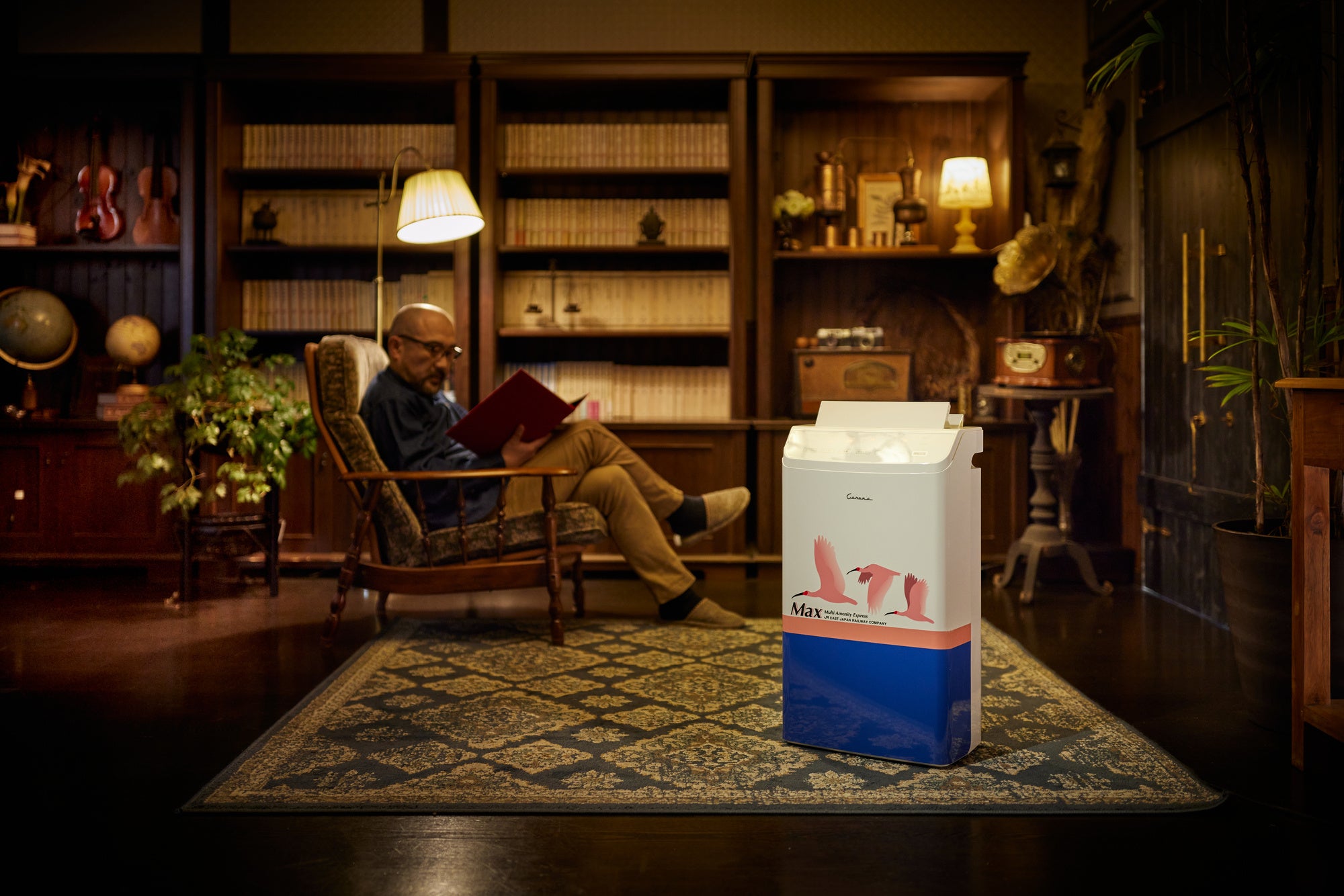 完売まであとわずか！E4系「Maxとき」の発車ベルが鳴る、話題の衣類