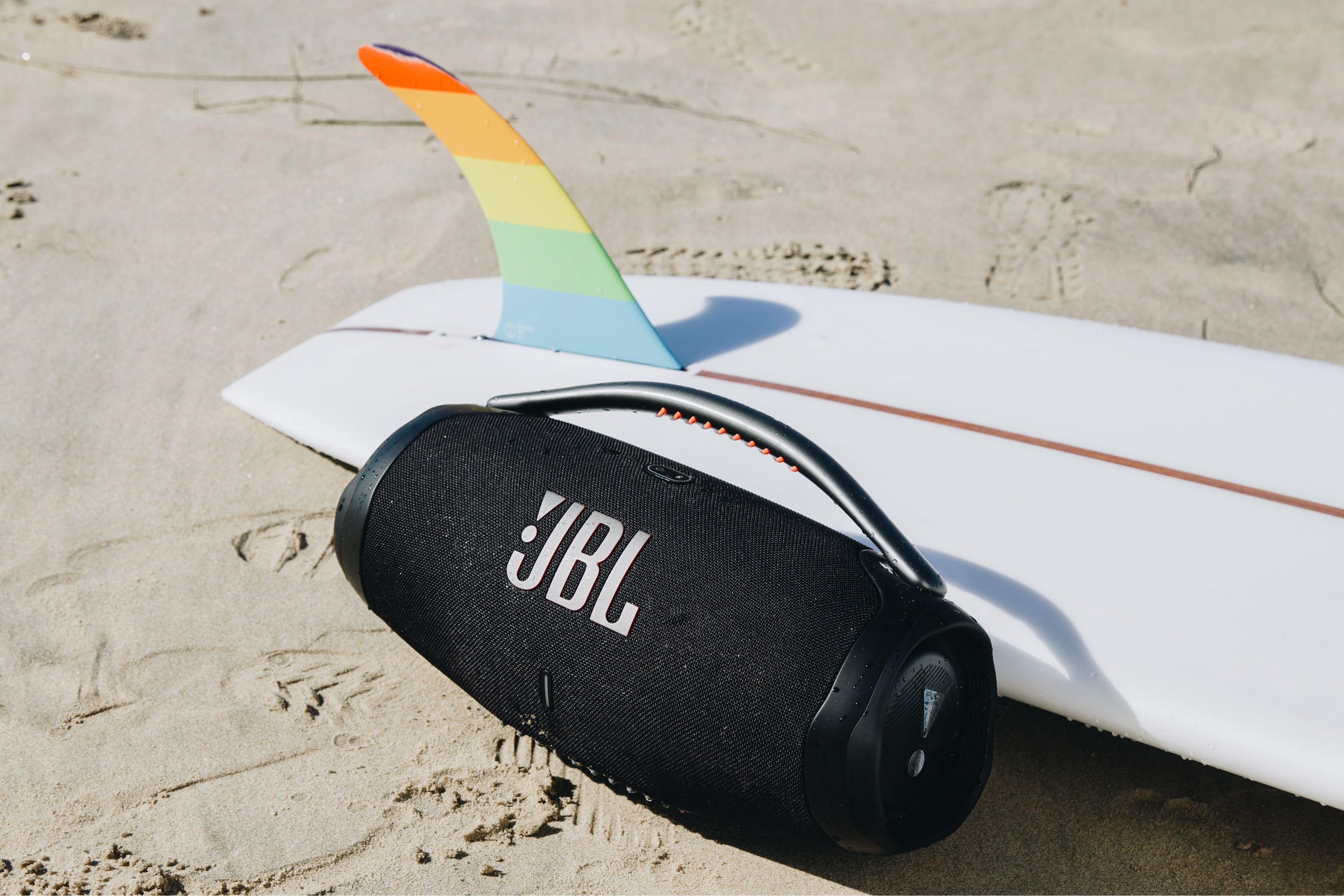 3ウェイ構造の採用によりパワフルサウンドがアップグレード 防塵防水に