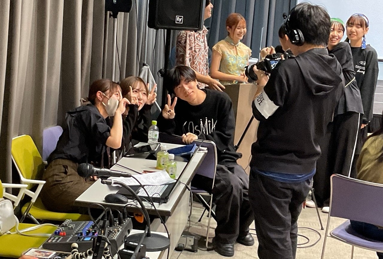 国際交流イベントの民族衣装ファッションショーにて、全体構成・会場