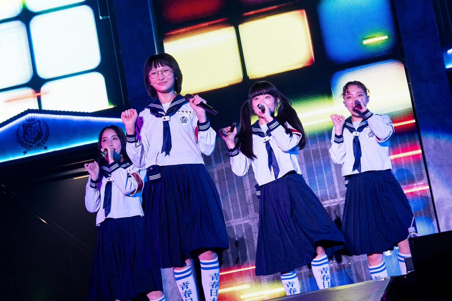 新品未開封 新しい学校のリーダーズ 青春襲来 武道館公演 Tシャツ S 白