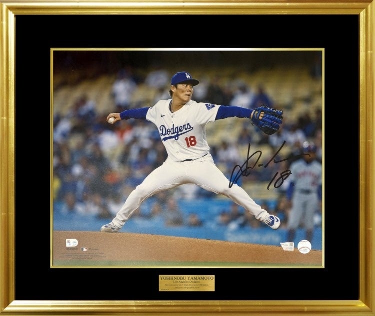 阪急メンズ大阪】プロスポーツ選手の直筆サイン入りコレクション展示