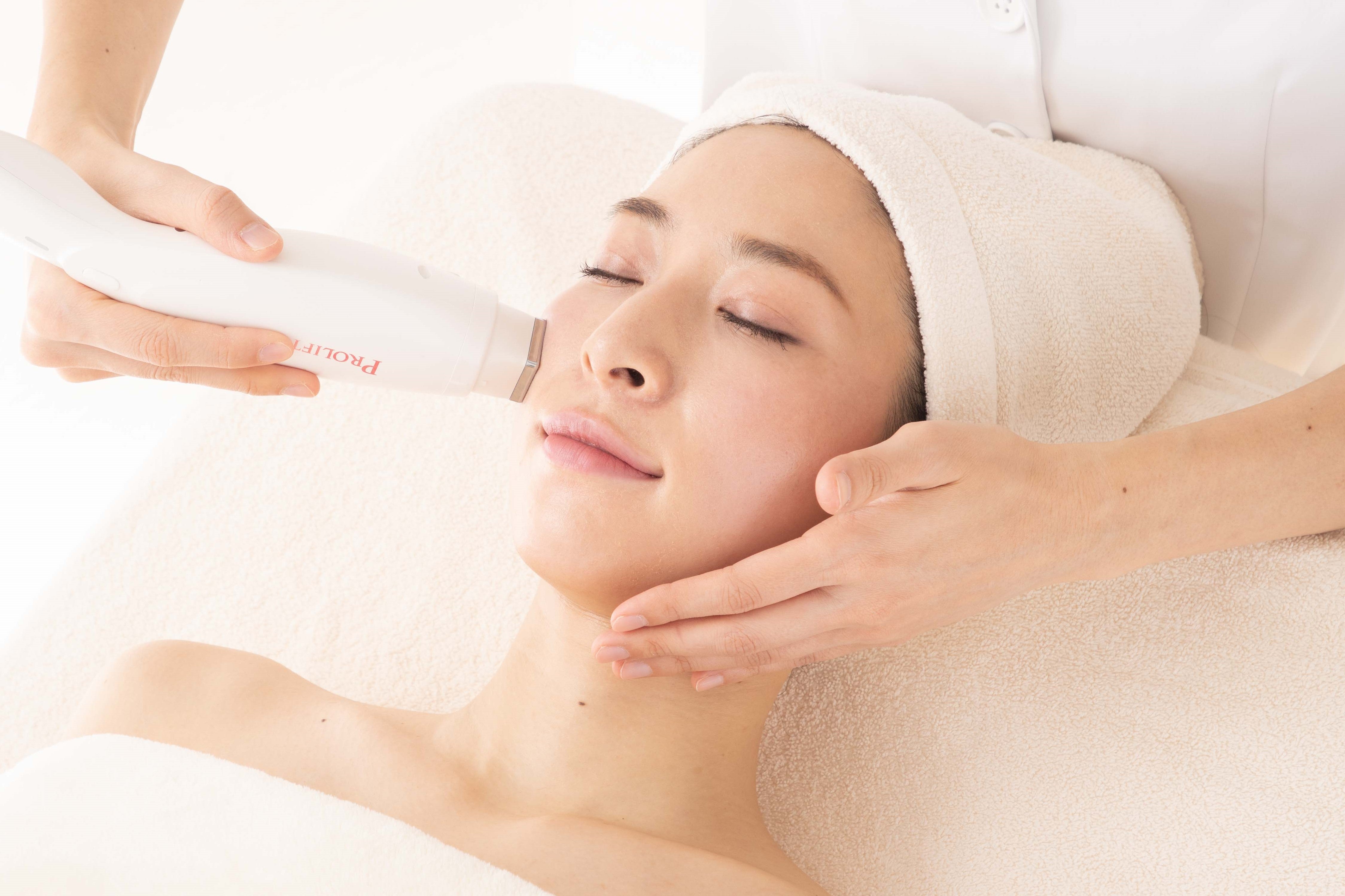 新発売】頭からケアする美容器 ヘッドリフトC販売開始のお知らせ