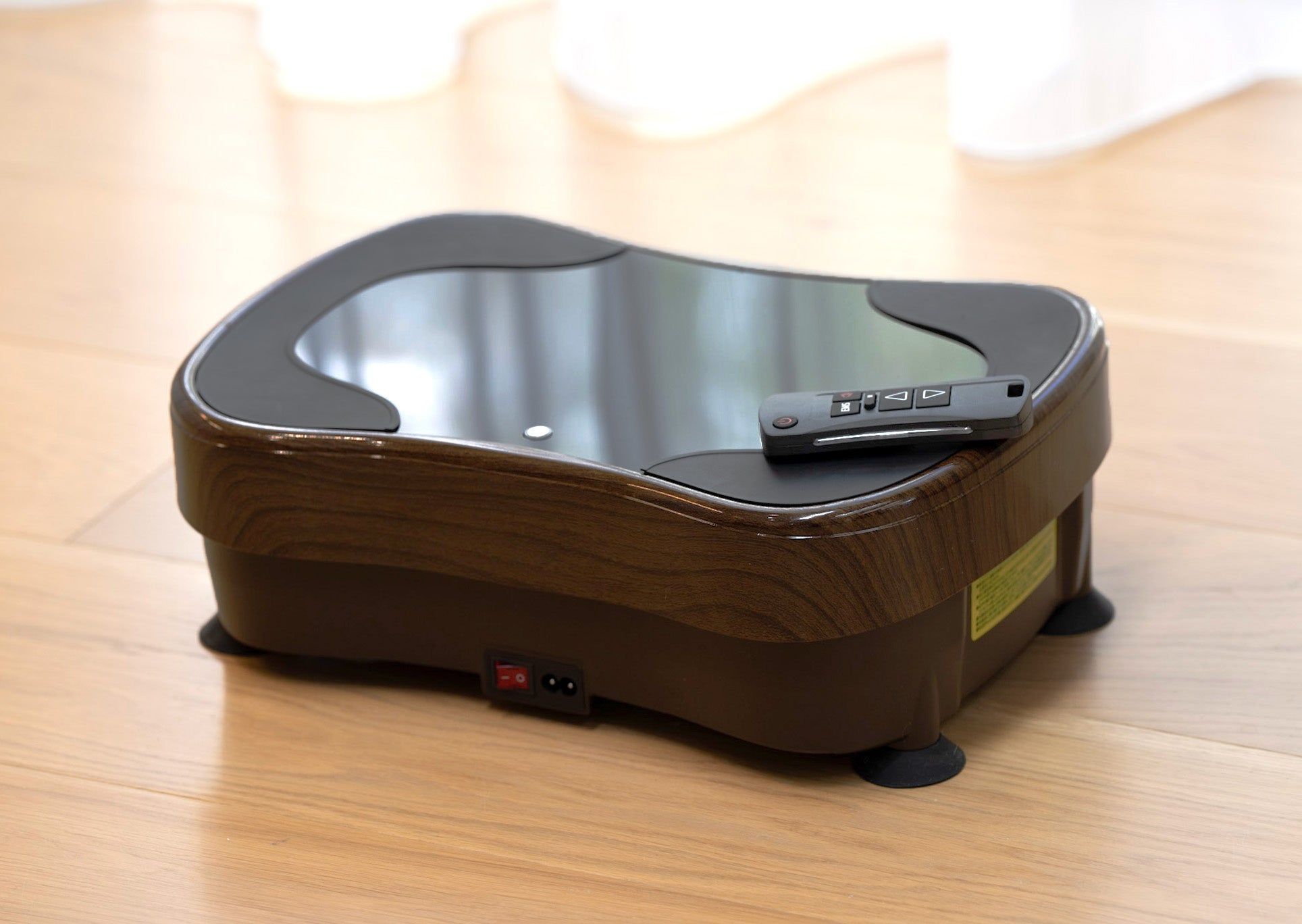 美容機器・化粧品の開発製造販売を手がけるクルールラボ株式会社と日本