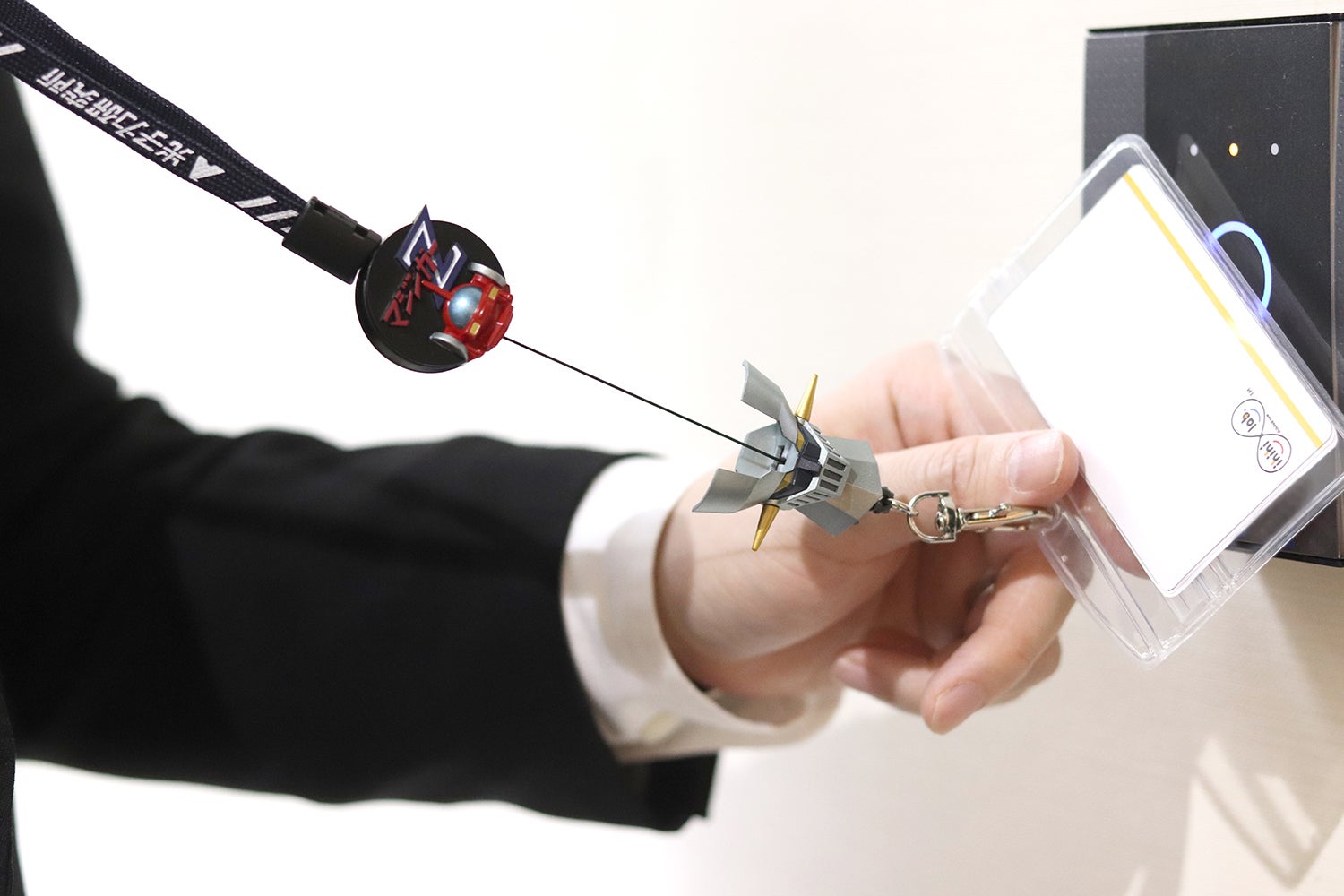 リールをひっぱると笑いがうまれる「ヒッパリール」より、『マジンガー