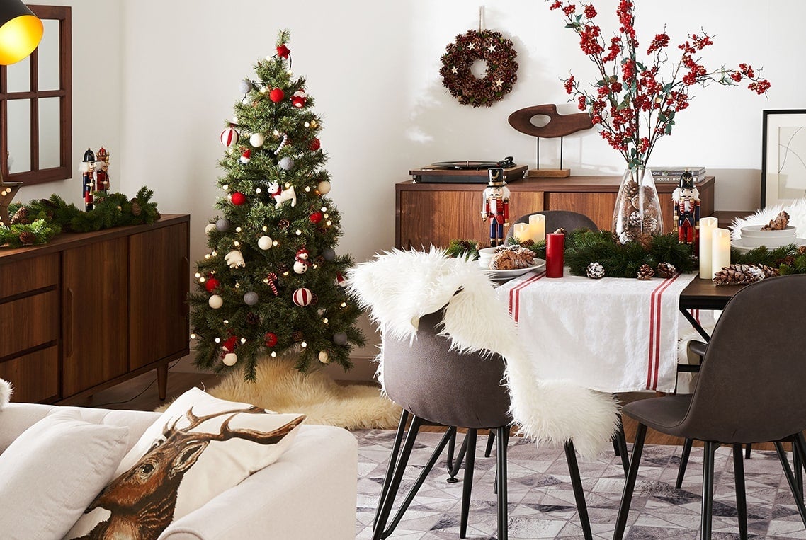 LOWYAのアドベントカレンダーが登場！オンラインで楽しめるクリスマス