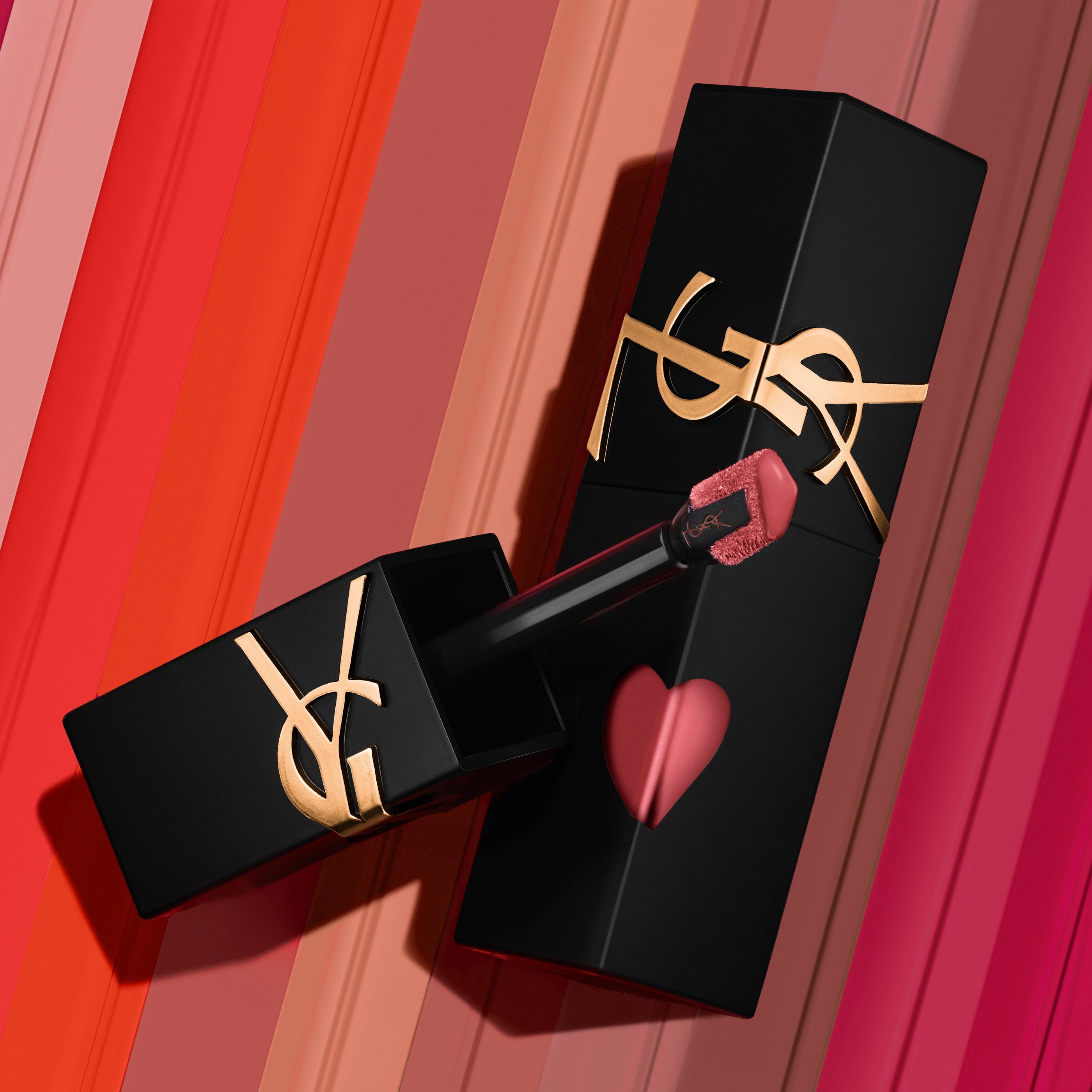 a*e様 イブサンローラン ハート型 赤色 ブローチ イヴ・サンローラン