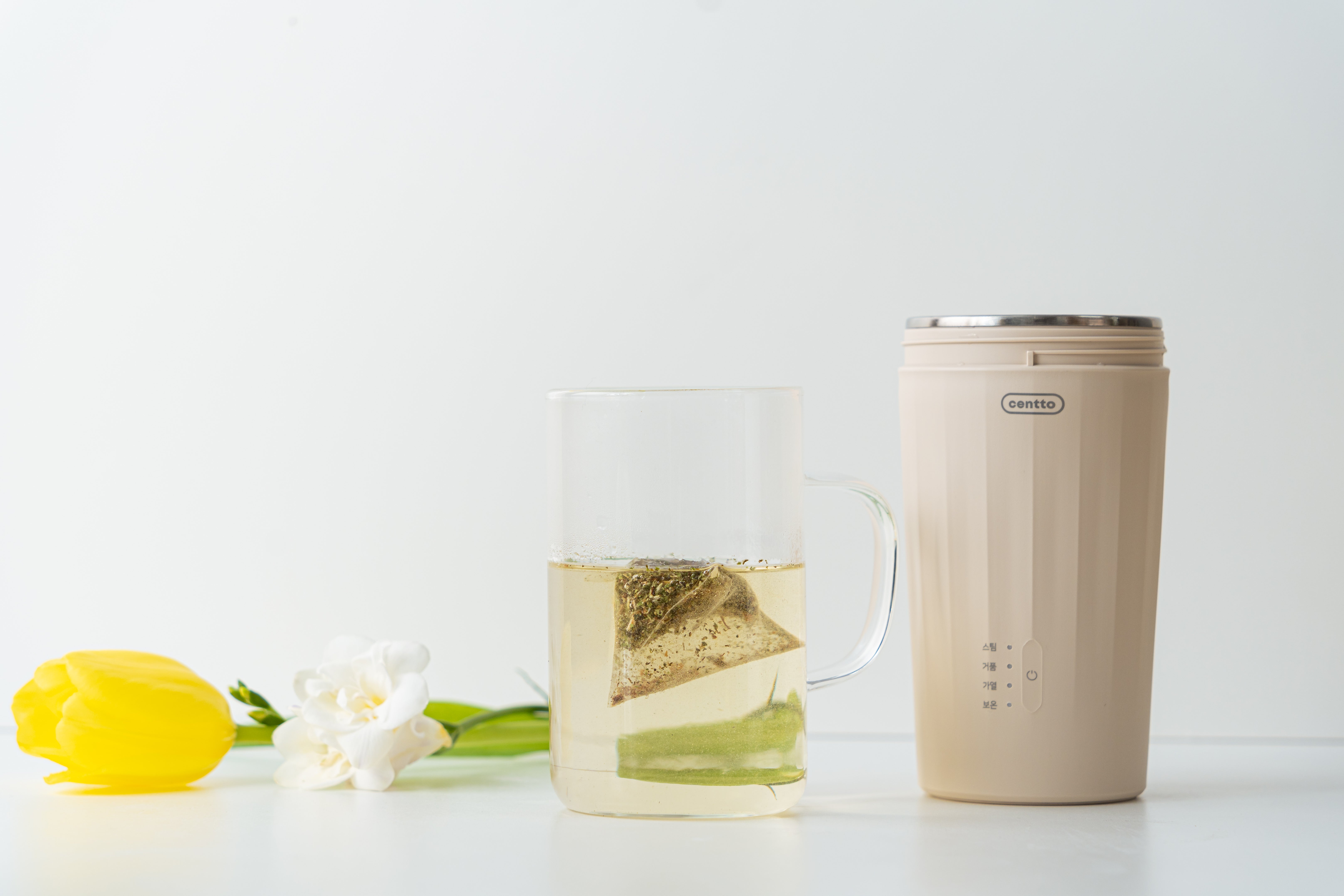 カフェのラテをお家で手軽に】日本初上陸の全自動ラテタンブラー