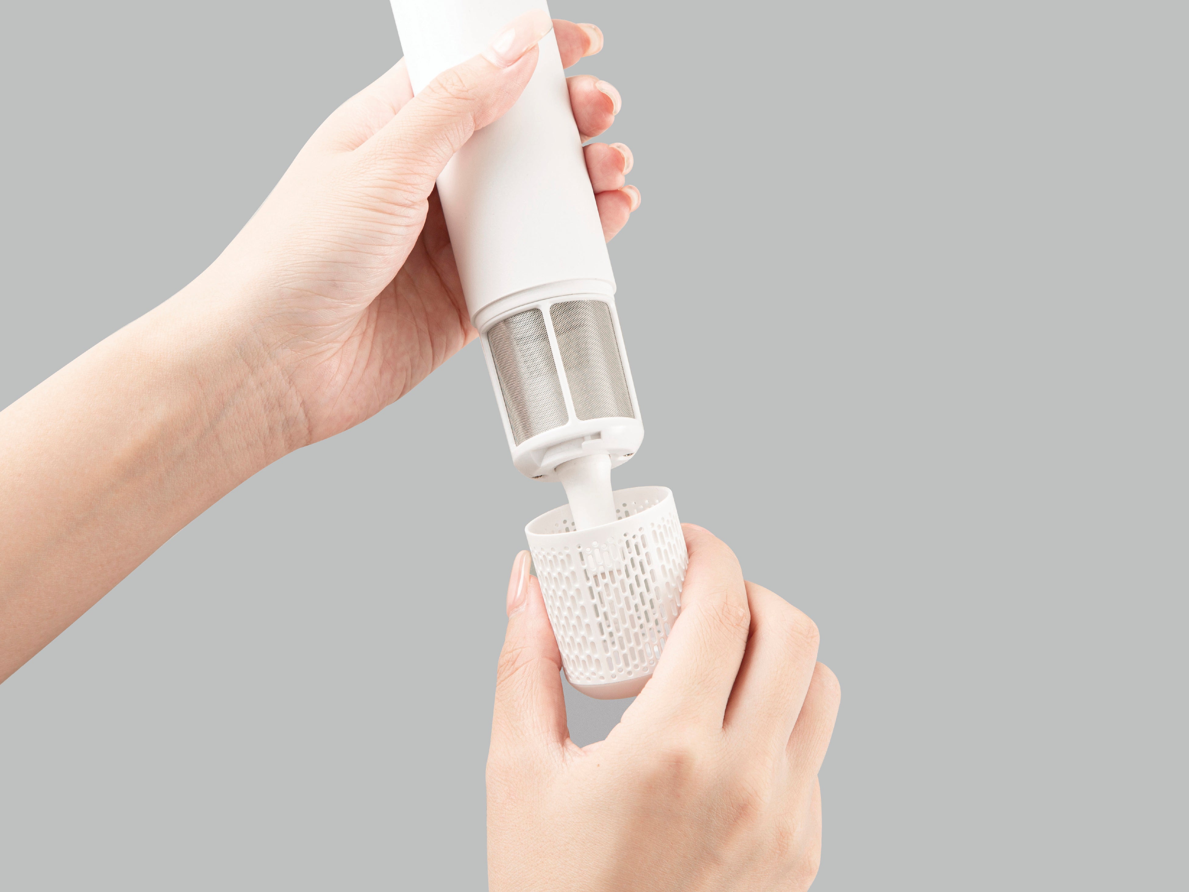 髪と頭皮をやさしくドライ！高濃度マイナスイオンヘアケアドライヤーを