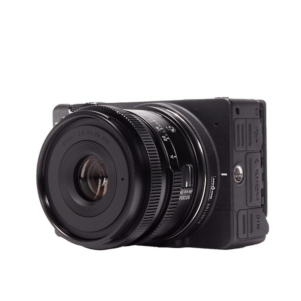 D-tap給電】SIGMA fp + 45mm F2.8 レンズキット SIGMA fp +