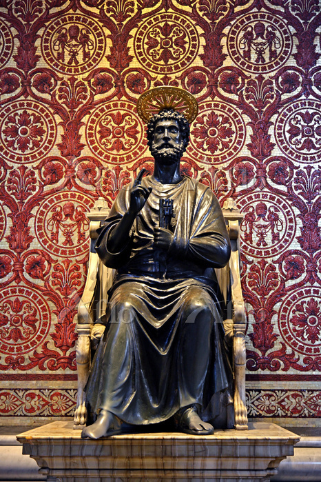 バチカン市国 サン・ピエトロ大聖堂 聖ペテロ像 [98671160]のアート