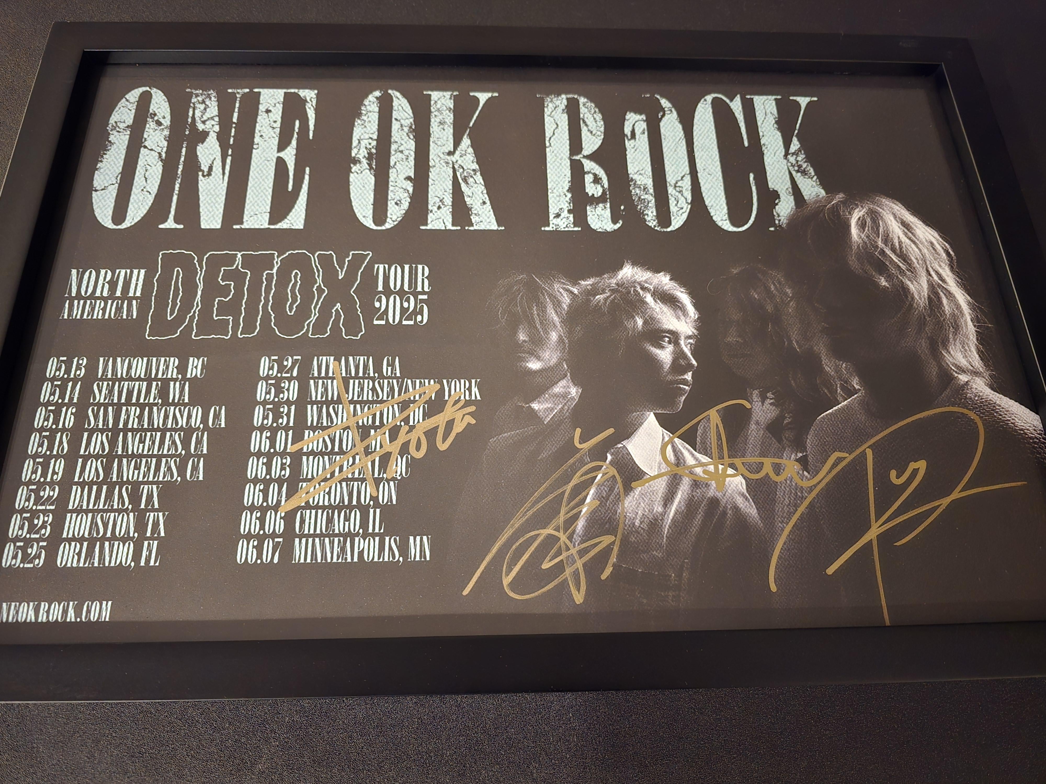 ONE OK ROCK 2014 Live in デンマーク サイン入りポスター Framed the