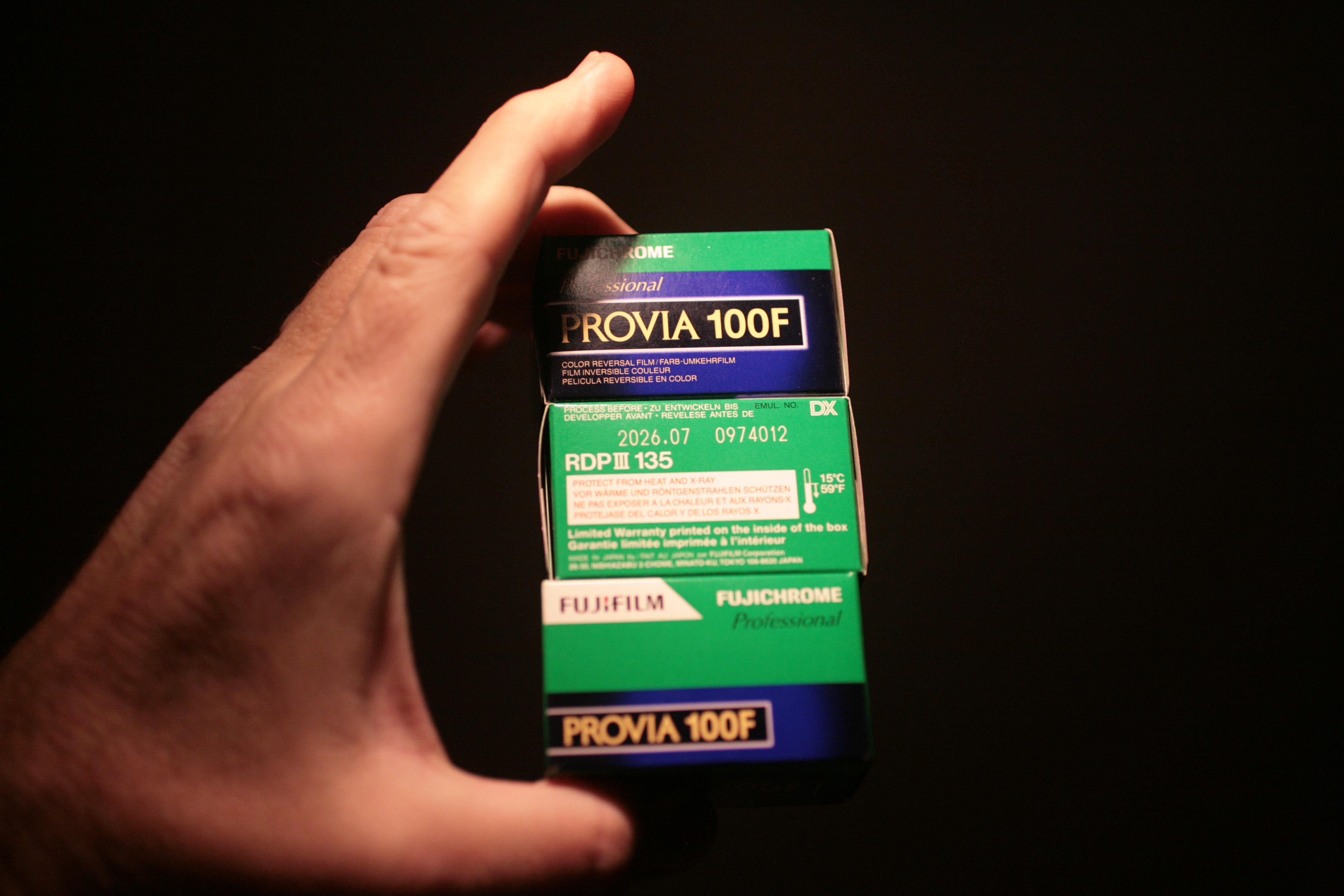 期限切れ】フジフィルム PROVIA 100F RDPⅢ 135 2本入 富士フイルム