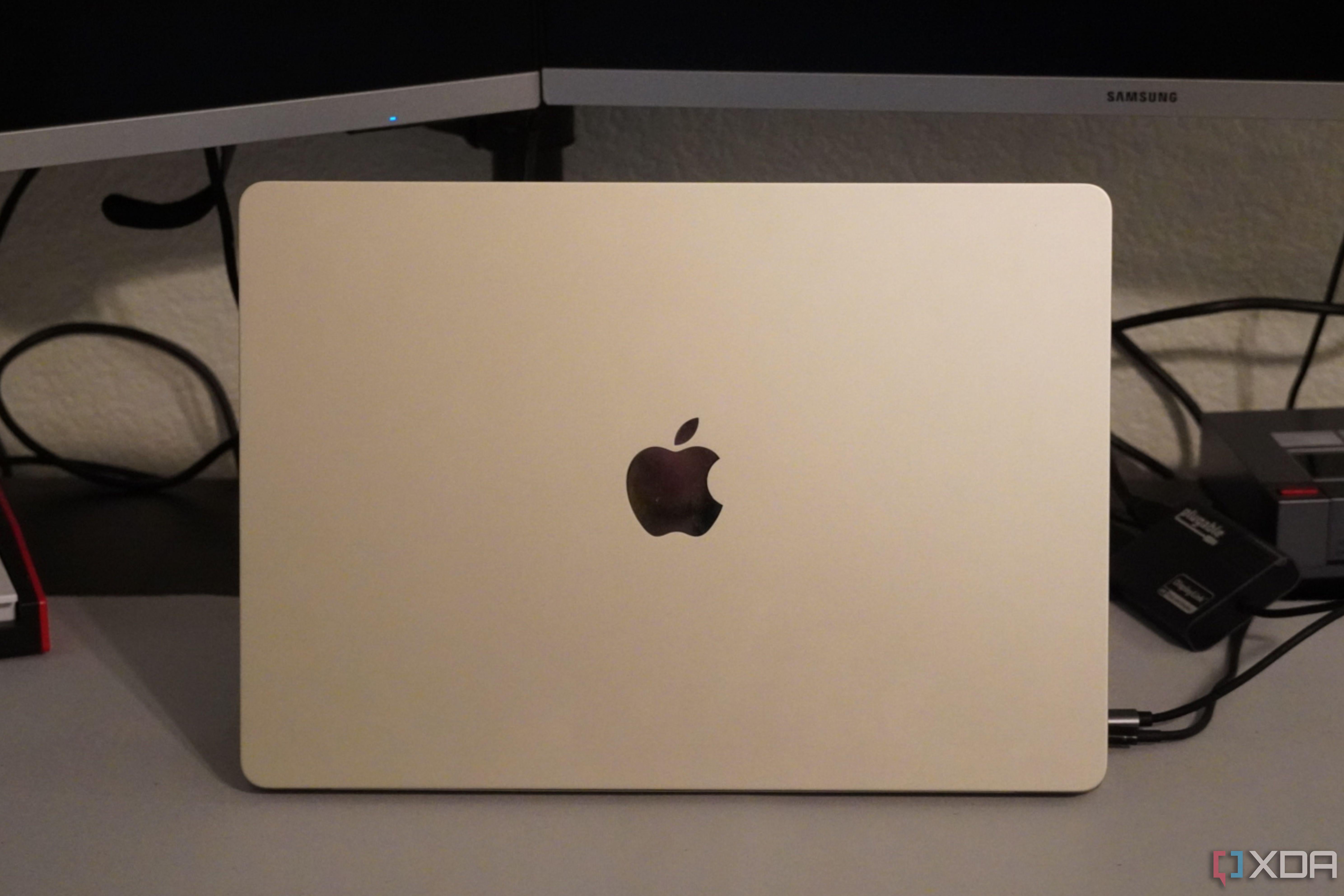 Apple MacBookAir M2 バッテリー95% スターライト macbook air m2