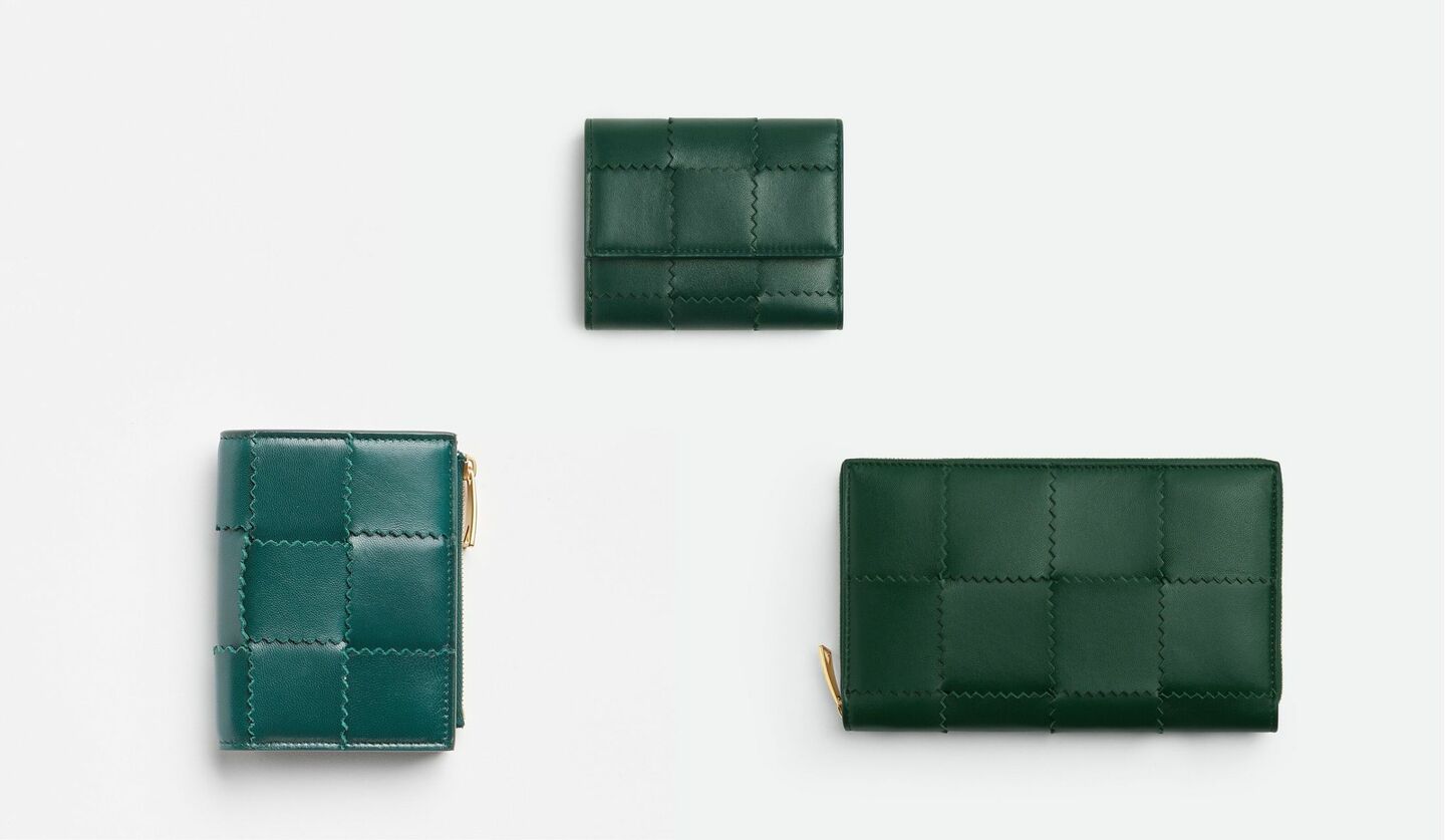 日本限定色】最強開運日から使い始めたい！ボッテガ・ヴェネタの大人気