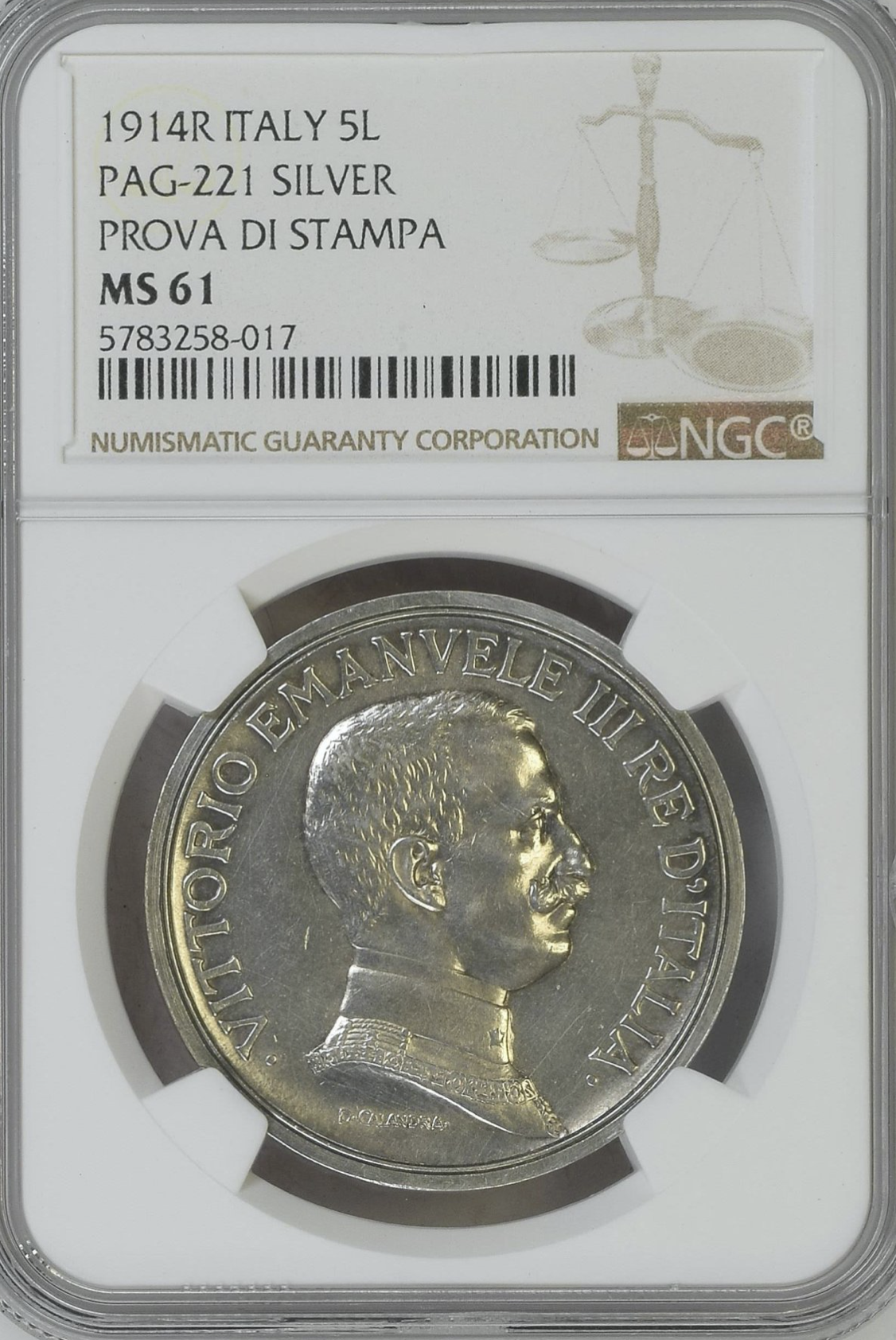 イタリアヴィットーリオエマヌエーレ3世30セント希少使用済切手。台紙