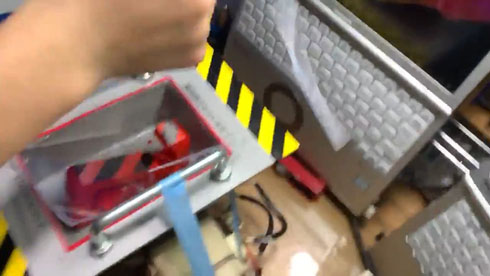 これじゃ実験中止できねえ！ エヴァの緊急停止スイッチを自作