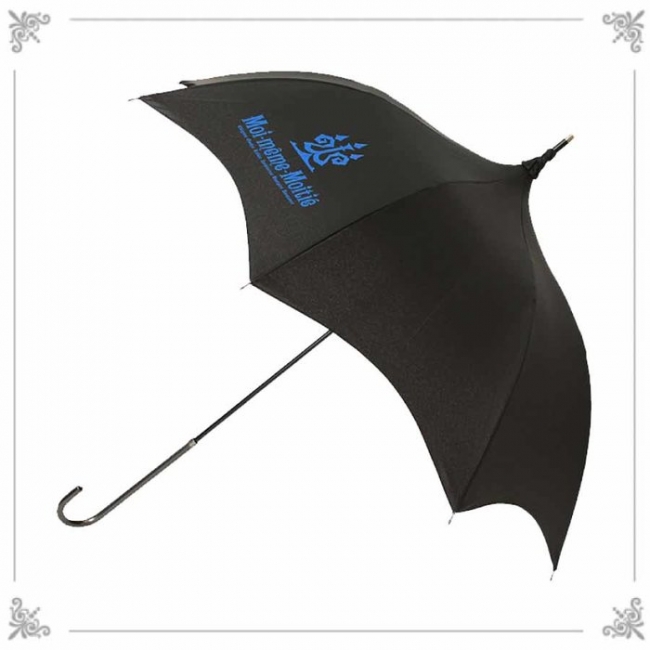 Moi-même-Moitié（モワ・メーム・モワティエ）燭台ロゴアンブレラ発売