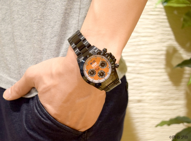 ウルトラマン」「ウルトラセブン」の二作品よりクロノグラフ腕時計が