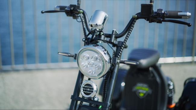 オトナの電動三輪車：公道走行可能な楽しいノリもの「Kintone Trike