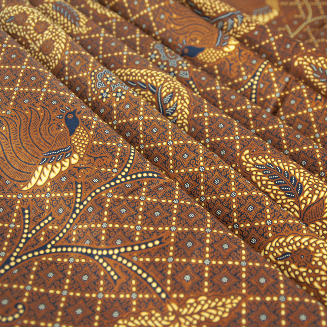 ソガ色のソロ産バティック。インドネシアのジャワ更紗(bt0036