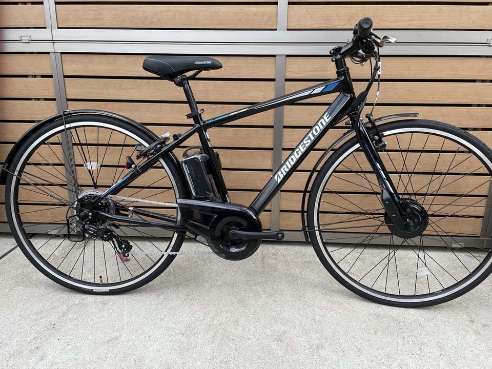 カズ)電動アシストクロスバイク tb1eティービーワン e TB7B42