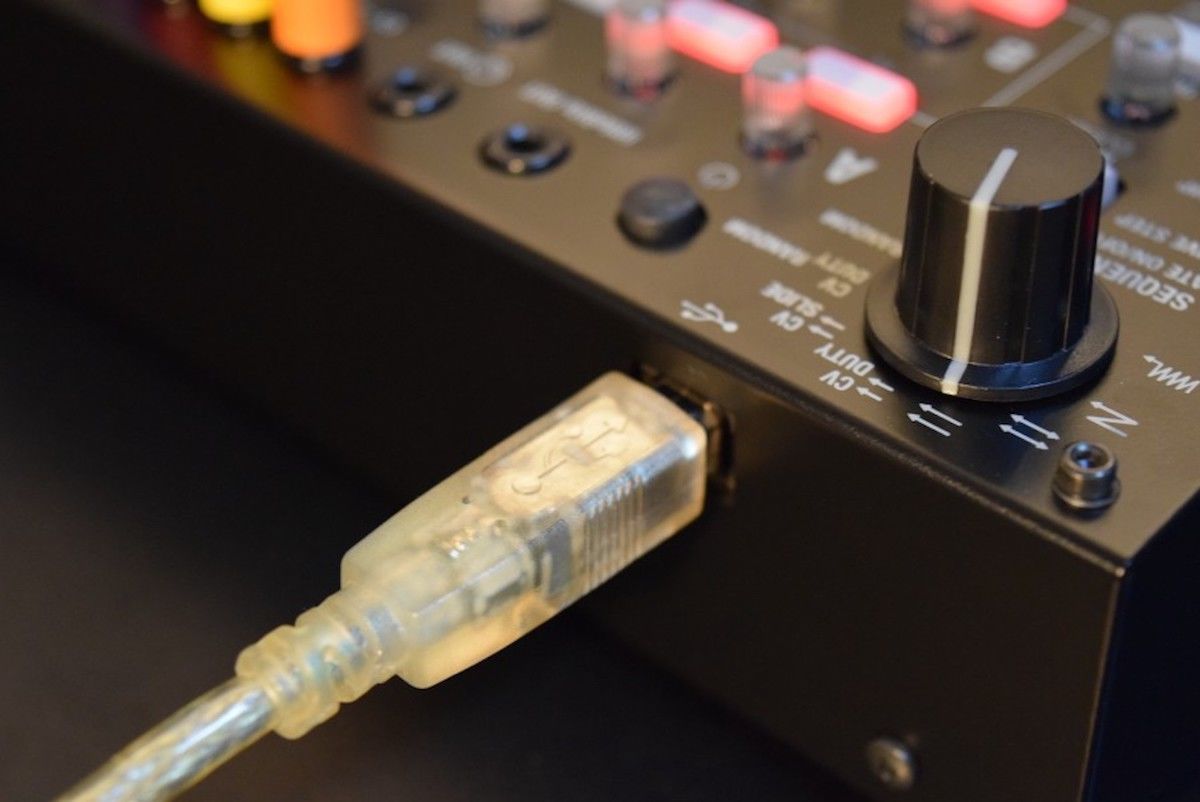 コストパフォーマンス最高のステップ・シーケンサー、KORG『SQ-1』で