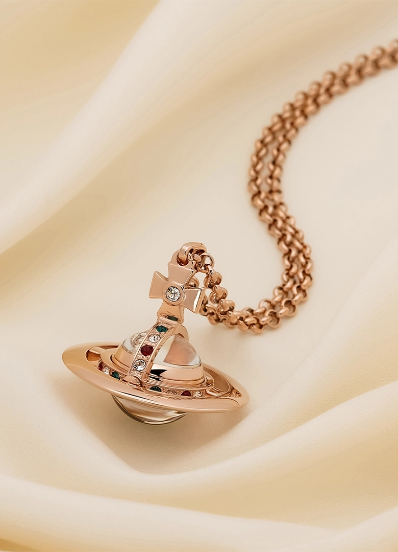 Vivienne Westwoodの「ORB WATCH ネックレス」の新色ローズゴールドが6