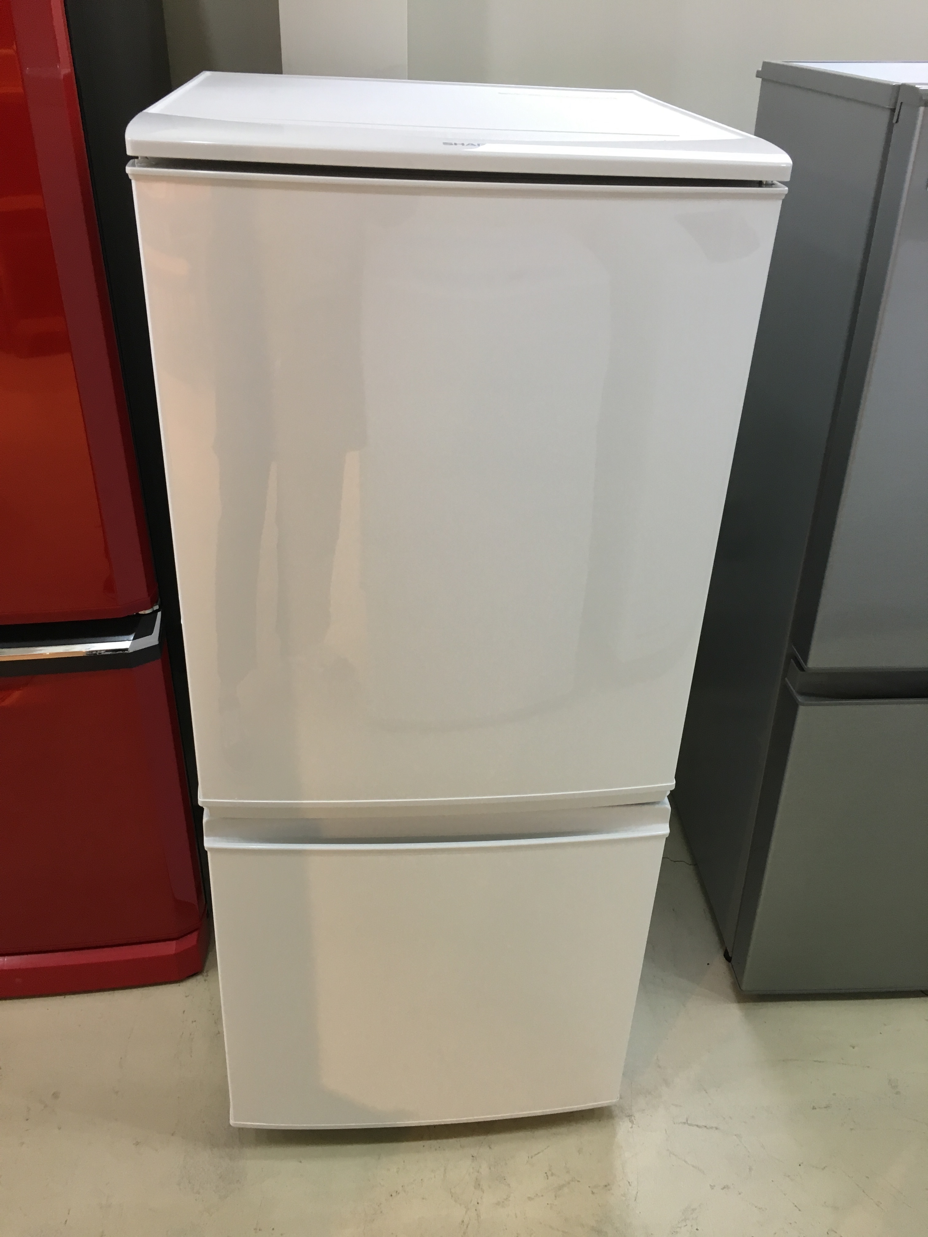 たのメル便】SHARP製冷蔵庫 SJ-D14A-W 137L たのメル便】SHARP製冷蔵庫