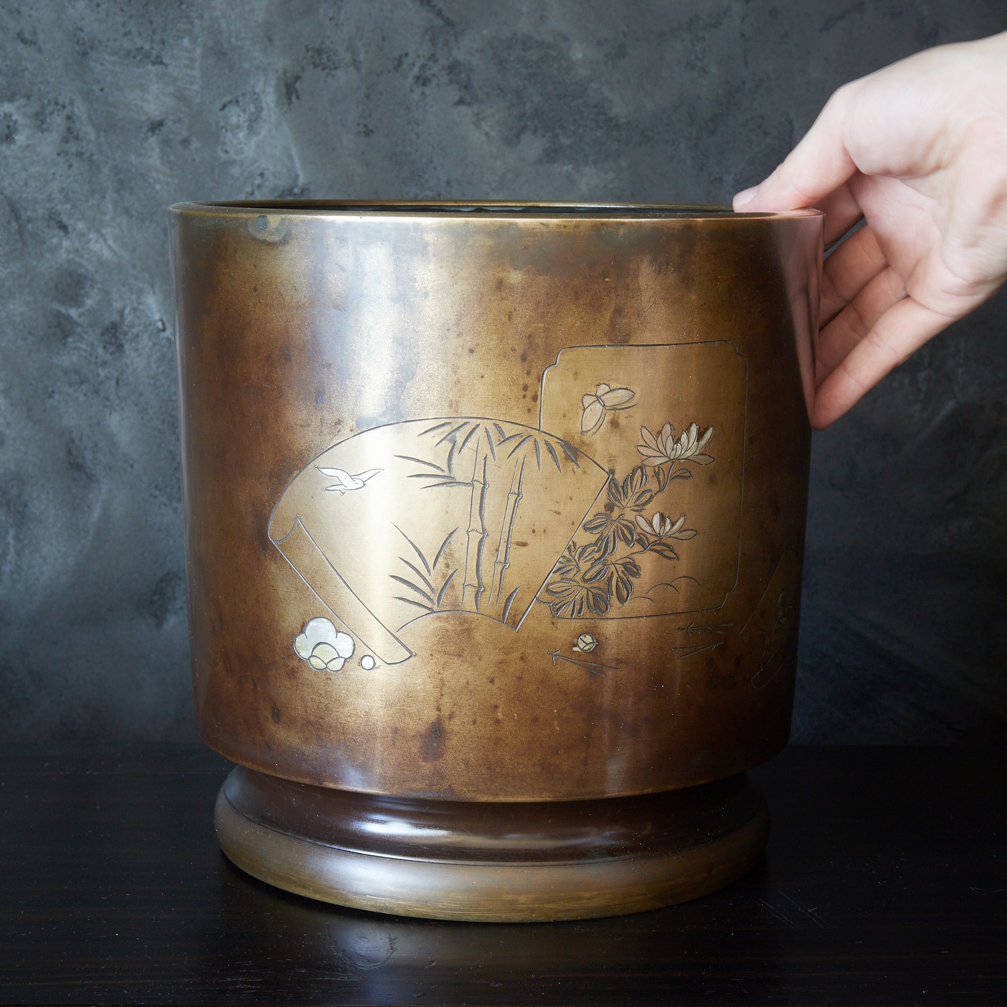 超絶技巧 金工師 在銘 純銀 火屋付 嘉光 造 青磁 輪線筒型 香炉 桐共箱