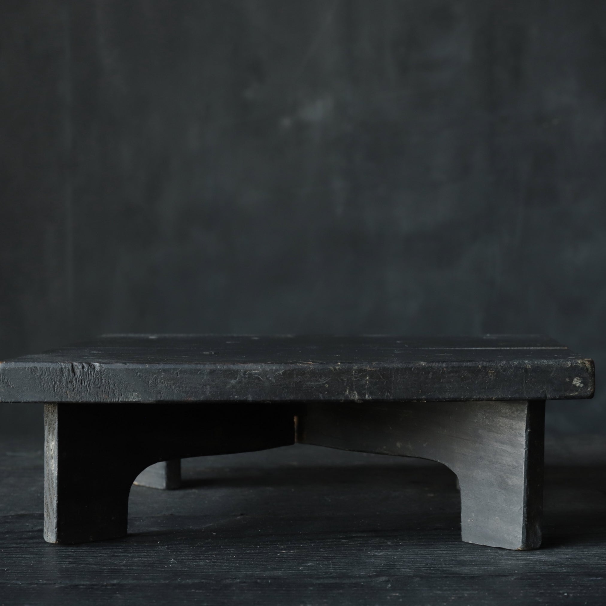 李朝 古塗花台（1392–1897 CE） | 入蘆花（ロカニイル）