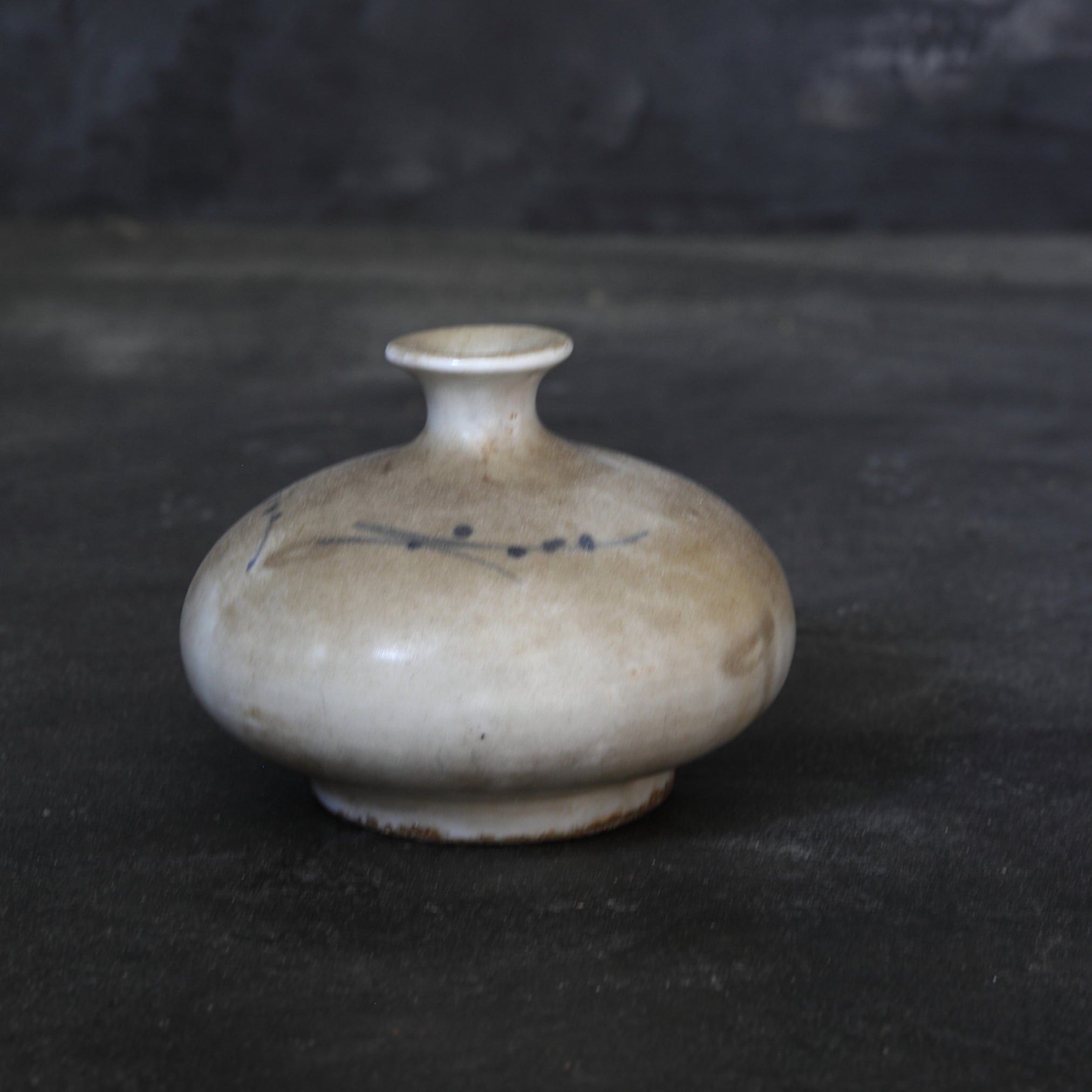 江戸時代 古伊万里 白磁染付草文油壺（1603–1867 CE） | 入蘆花