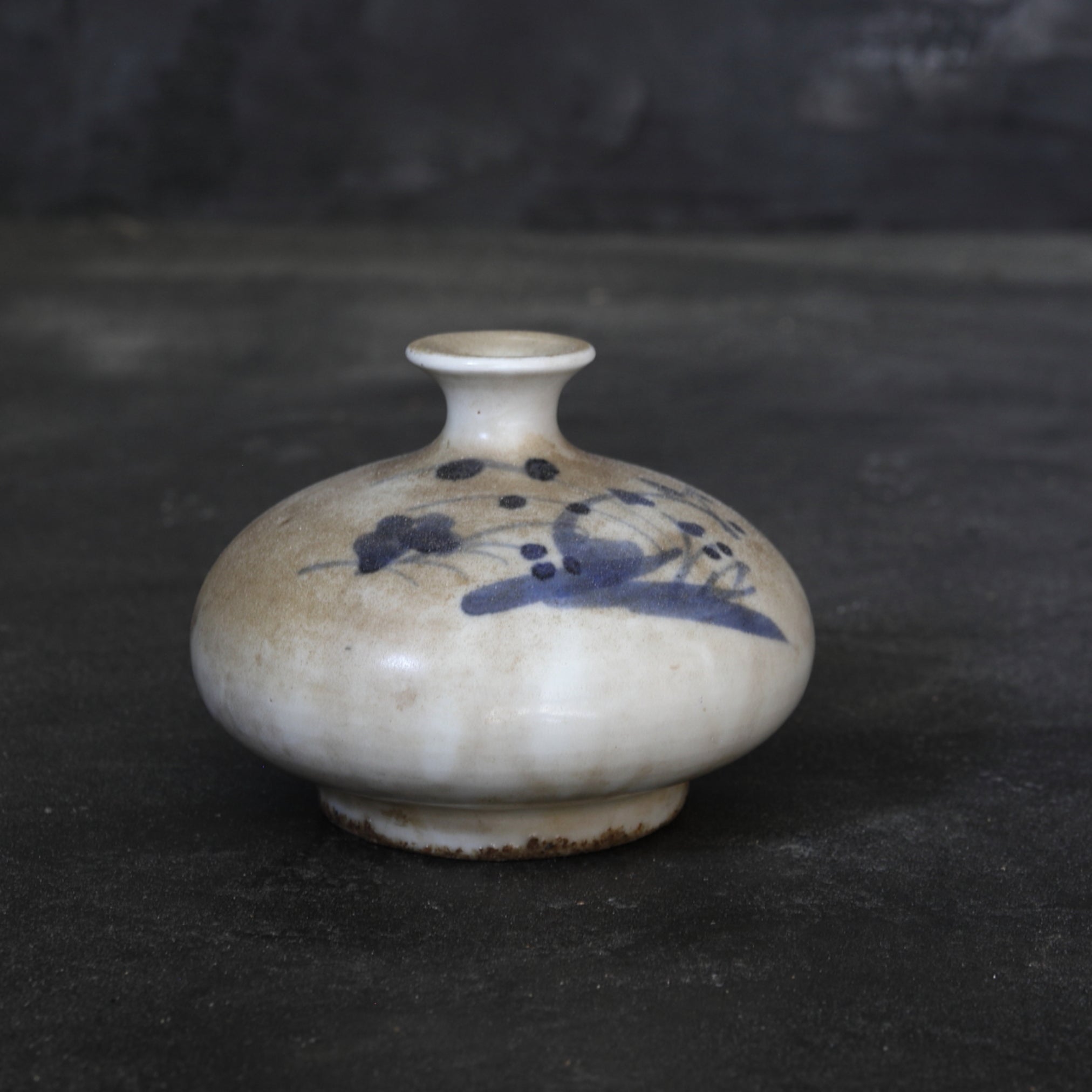 江戸時代 古伊万里 白磁染付草文油壺（1603–1867 CE） | 入蘆花