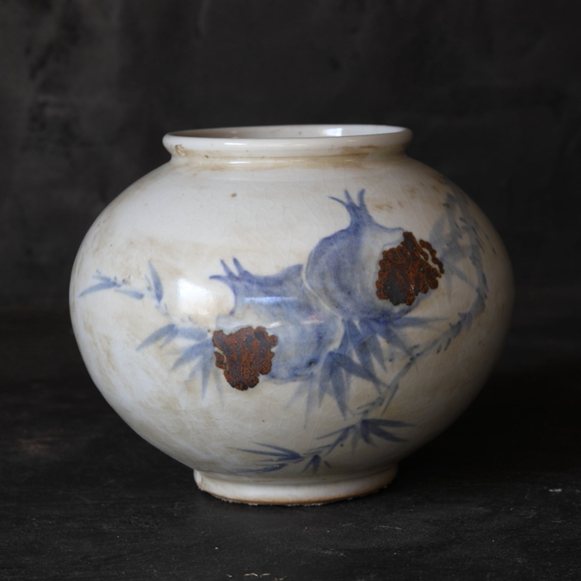 李朝 辰砂青花 柘榴文壺（1392–1897 CE） | 入蘆花（ロカニイル）