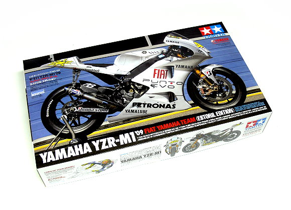 タミヤ 1/12 ヤマハ YZR-M1 '09 フィアット ヤマハ チーム (フルビュー