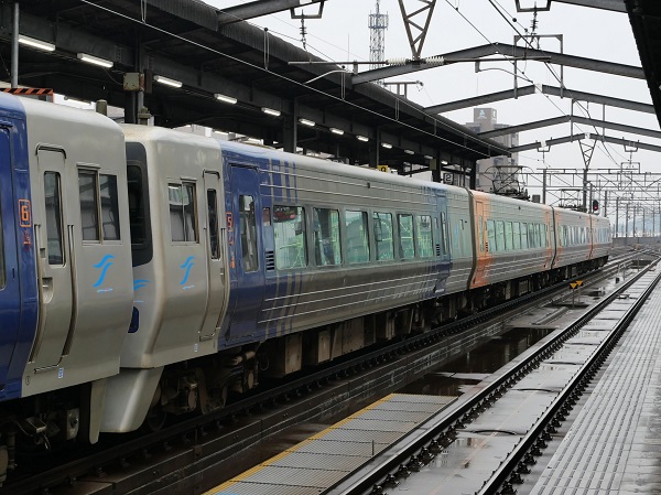 写真追加アリ※【JR四国】四号車、四度目の減車で8000系L編成四両編成に