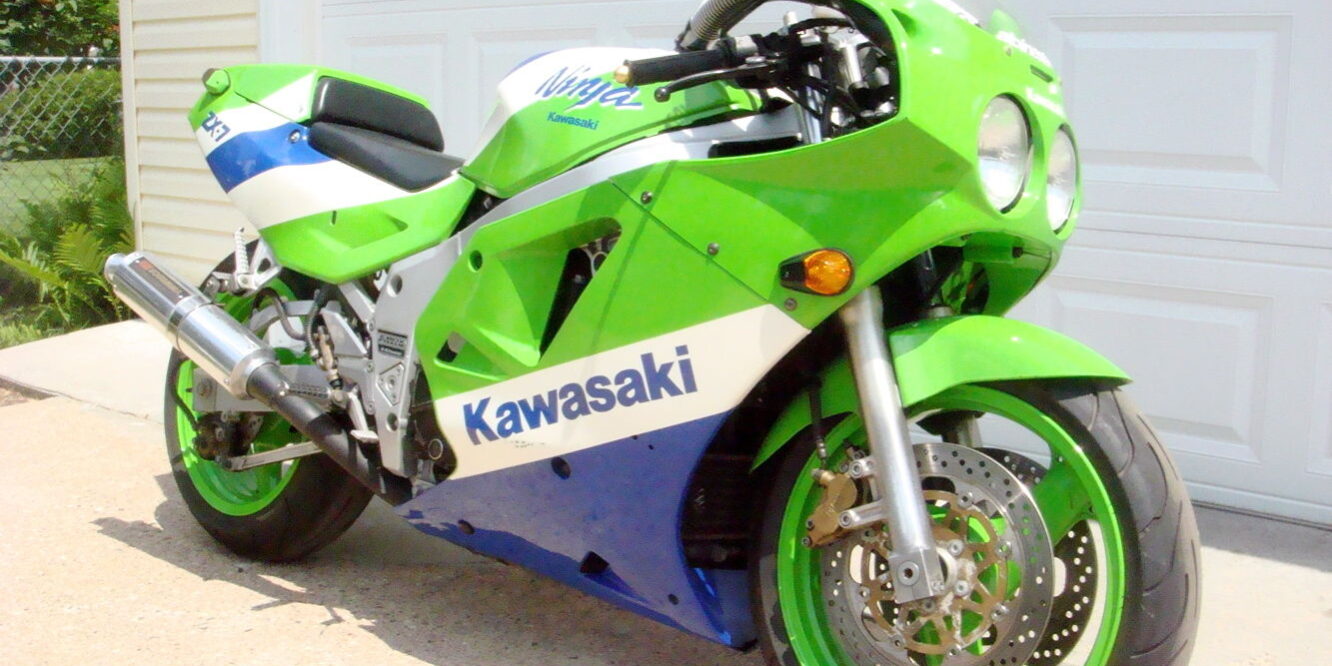 Clean and Green: 1989 Kawasaki ZX-7 H1 for Sale - Rare