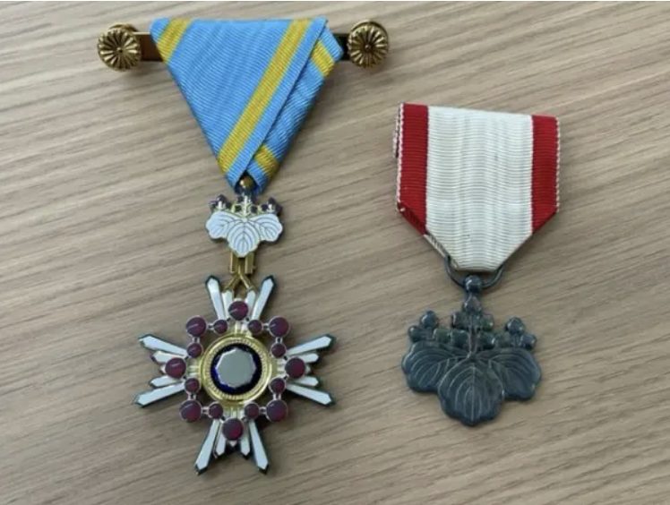 勲章（旧日本軍） ○日本の勲章/日本軍/徽章＊昭和大禮記念章2個