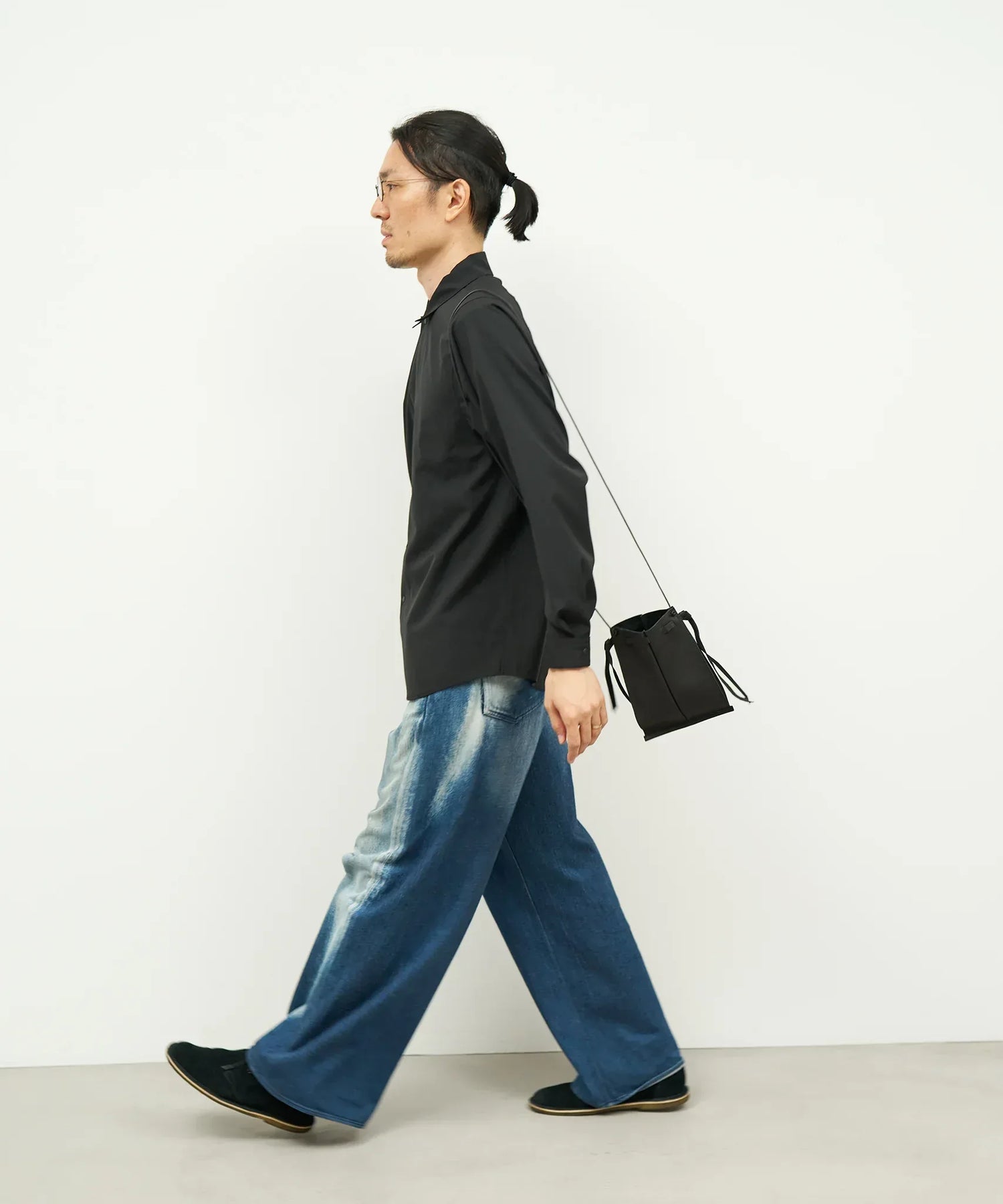 REN】アクセサリー感覚で使える豚革ショルダーバッグ - 小ぶりで男女