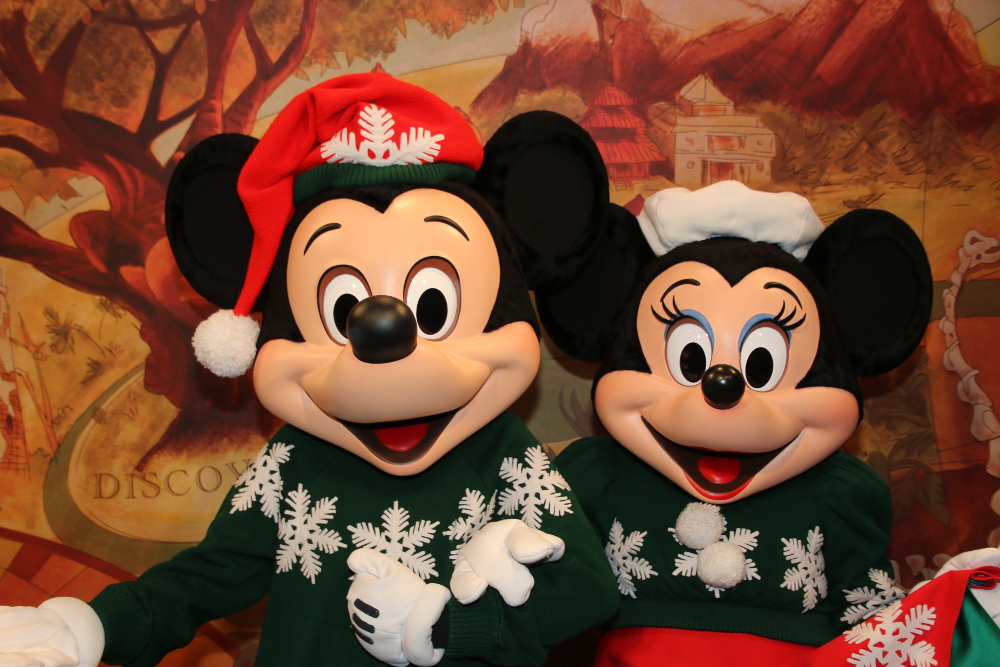 クリスマスセーターのミッキー＆ミニーがギャンかわ！ アニマル