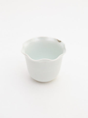 古伊万理】白磁 輪花猪口 古伊万理】白磁 輪花猪口 古伊万理】白磁 輪