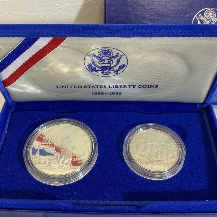 遺品整理】 UNITED STATES LIBERTY COINS 1886-1986 アメリカ リバティ
