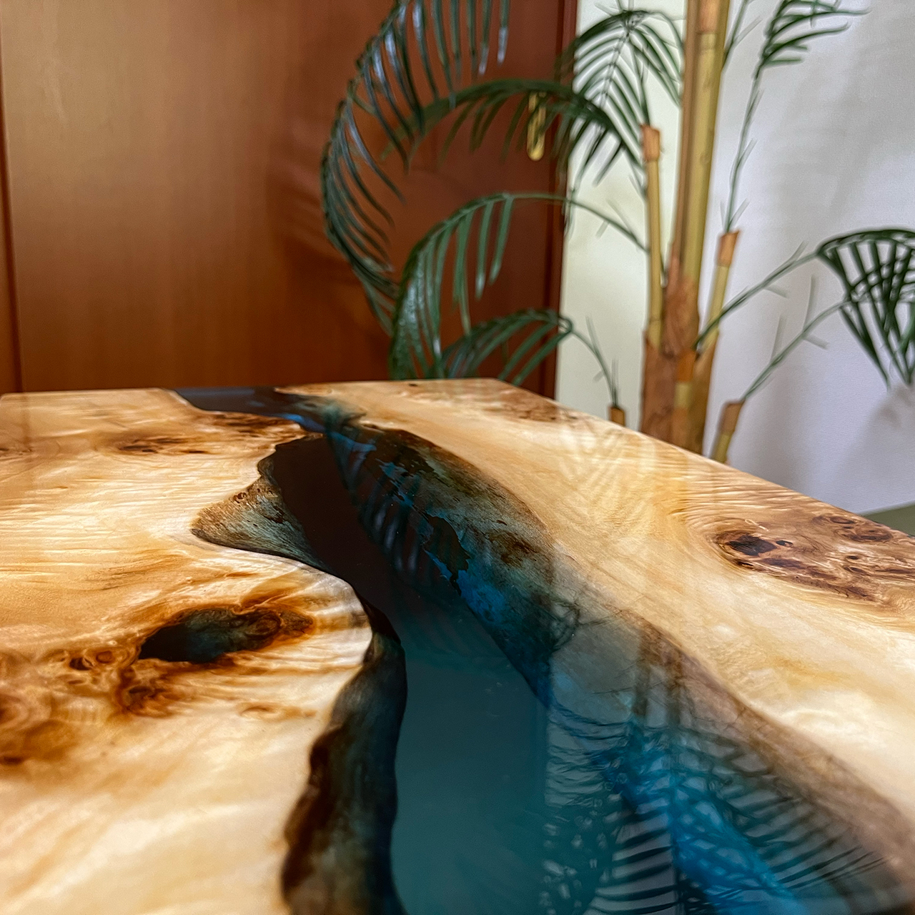 新作】レジンサイドテーブル【木材：ポプラ】【レジン：マリンブルー