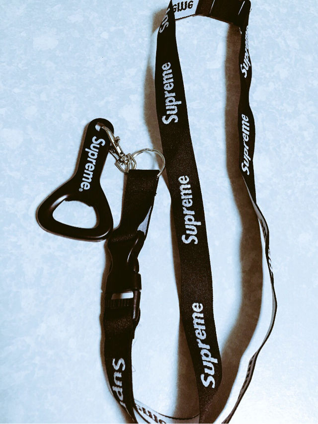 supremeネックストラップ supreme ネックストラップ Supreme ネック